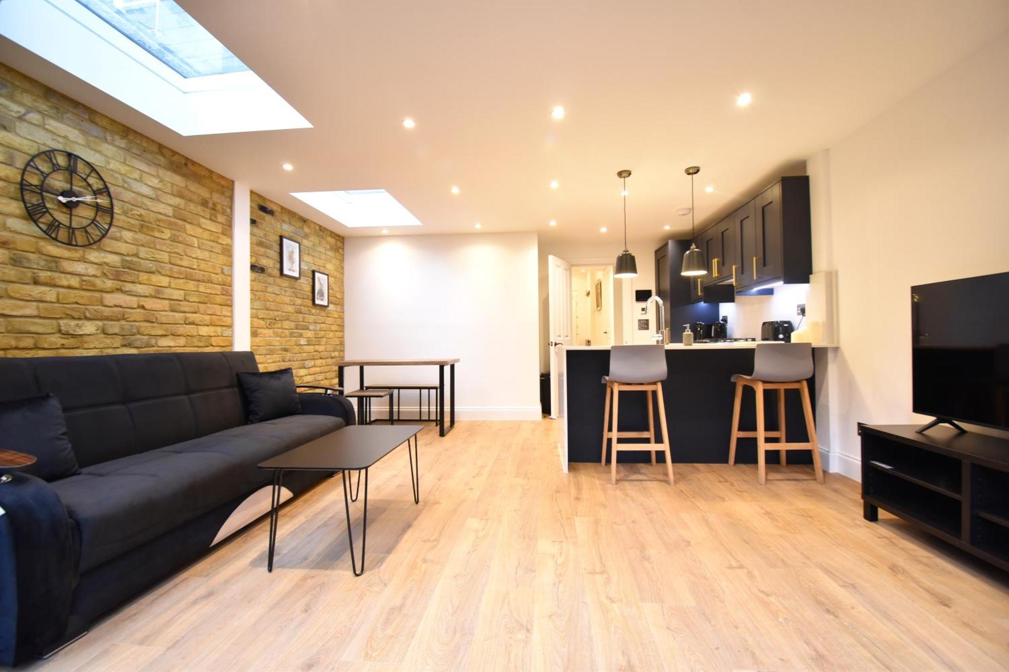 Stunning 2 Bed Apartment ลอนดอน ภายนอก รูปภาพ