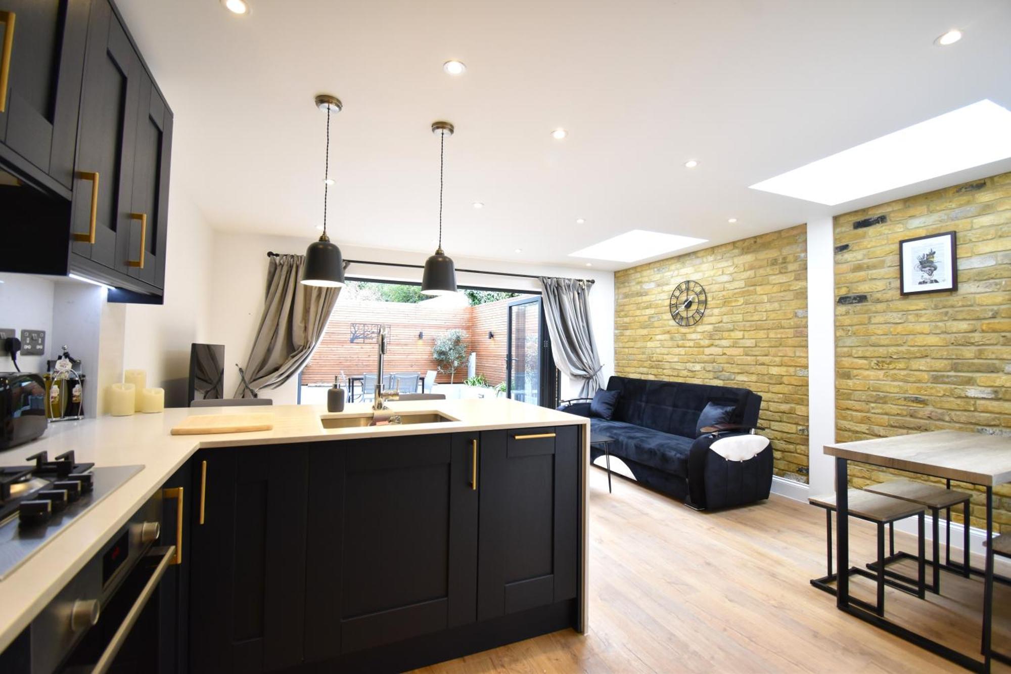 Stunning 2 Bed Apartment ลอนดอน ภายนอก รูปภาพ