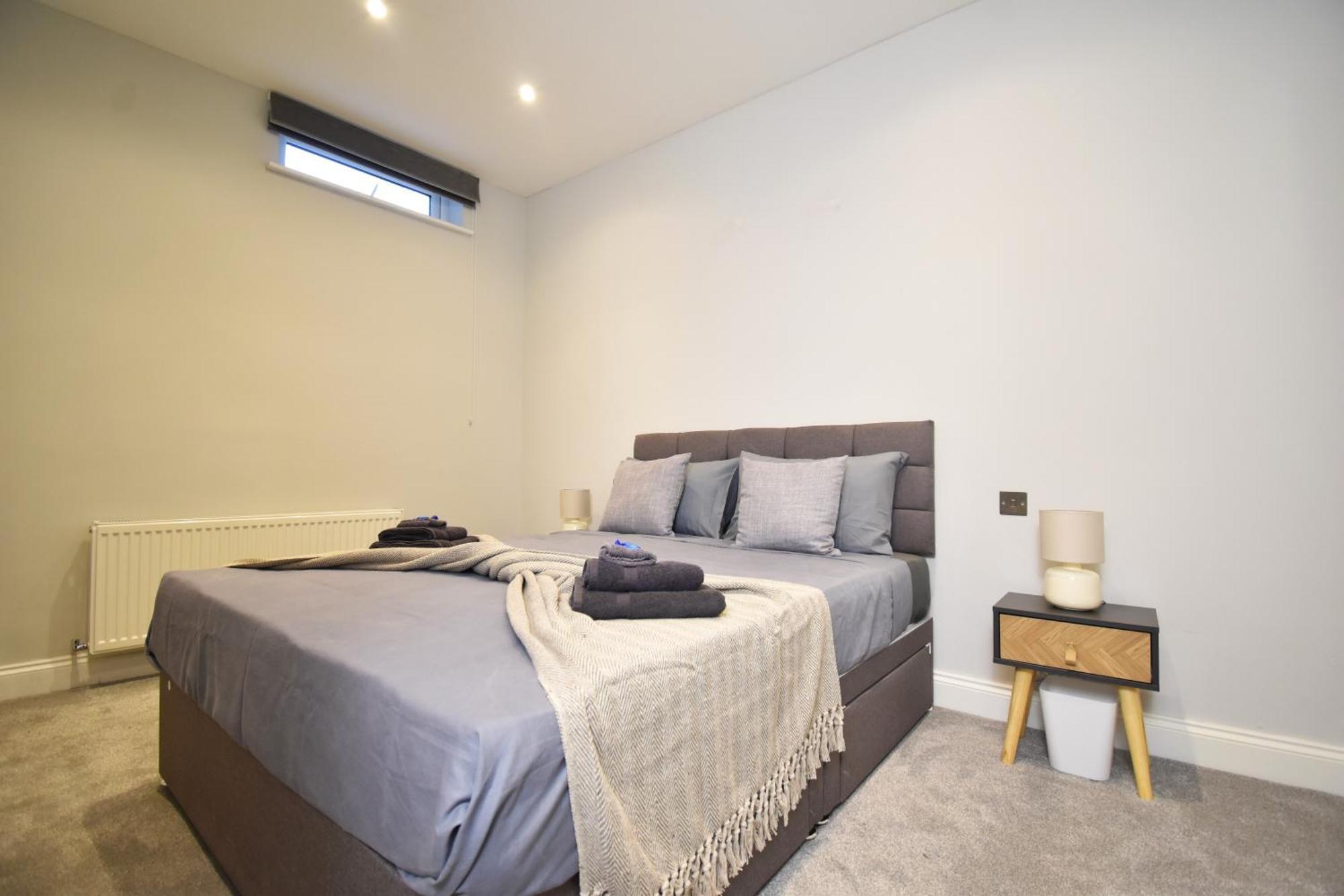 Stunning 2 Bed Apartment ลอนดอน ภายนอก รูปภาพ
