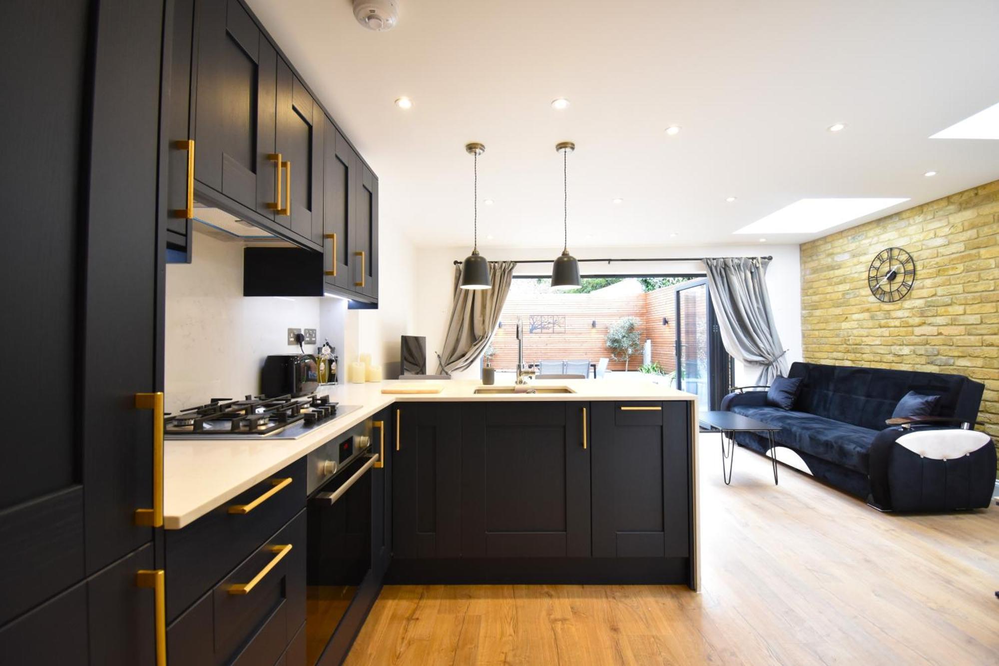 Stunning 2 Bed Apartment ลอนดอน ภายนอก รูปภาพ