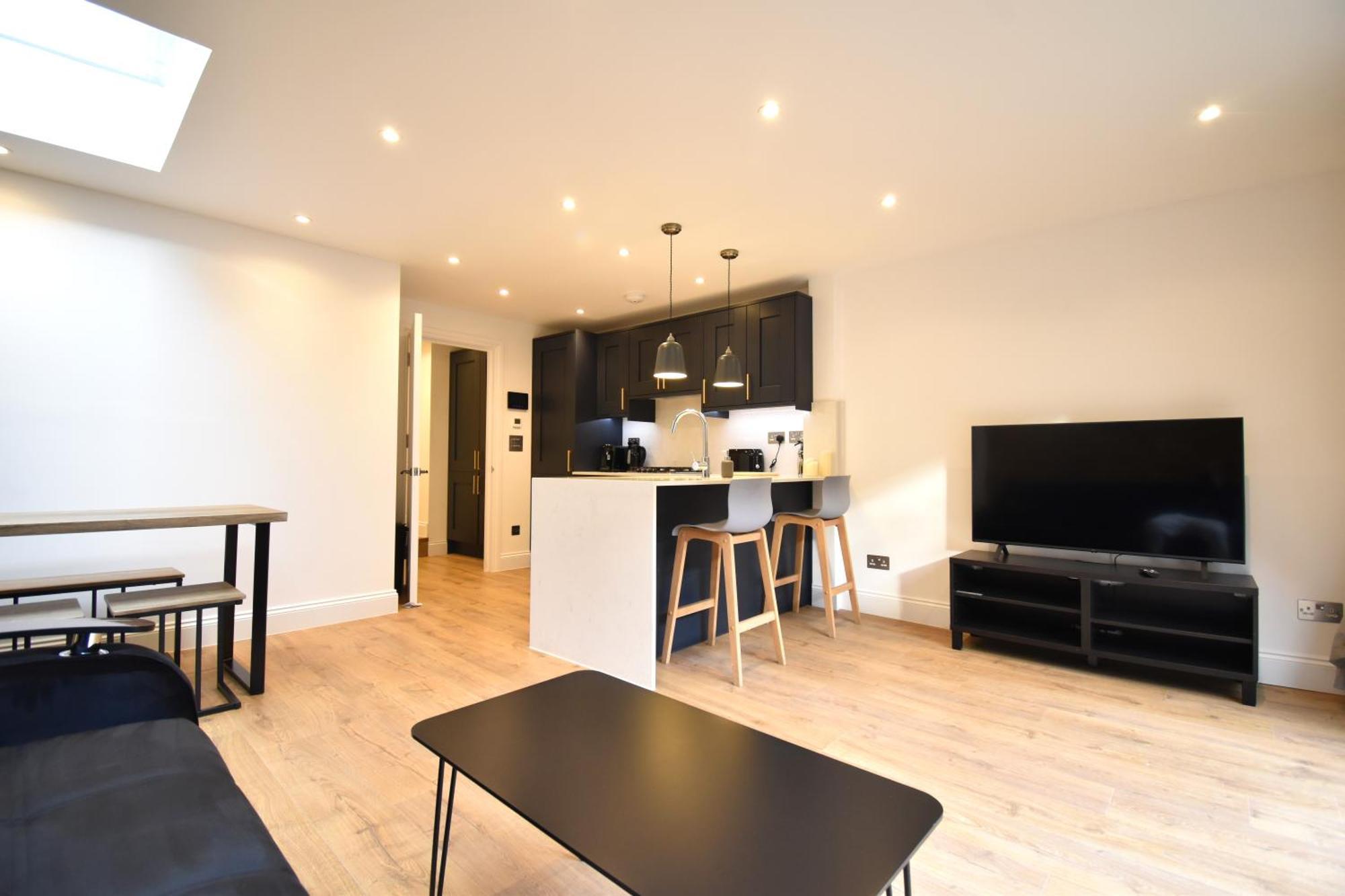 Stunning 2 Bed Apartment ลอนดอน ภายนอก รูปภาพ
