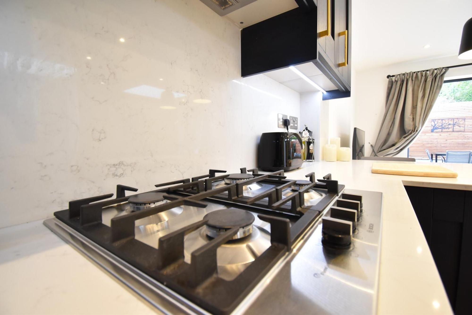 Stunning 2 Bed Apartment ลอนดอน ภายนอก รูปภาพ