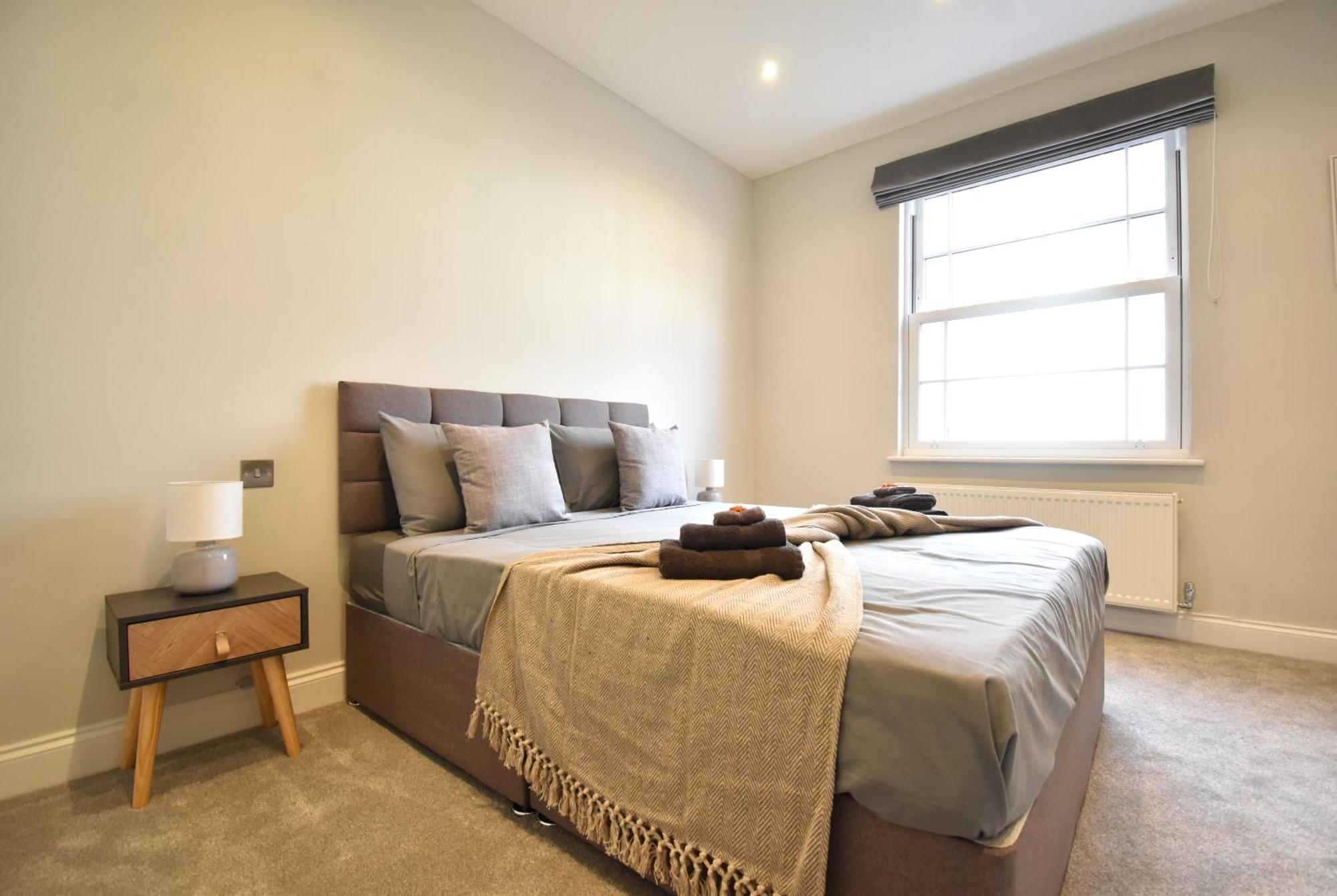 Stunning 2 Bed Apartment ลอนดอน ภายนอก รูปภาพ