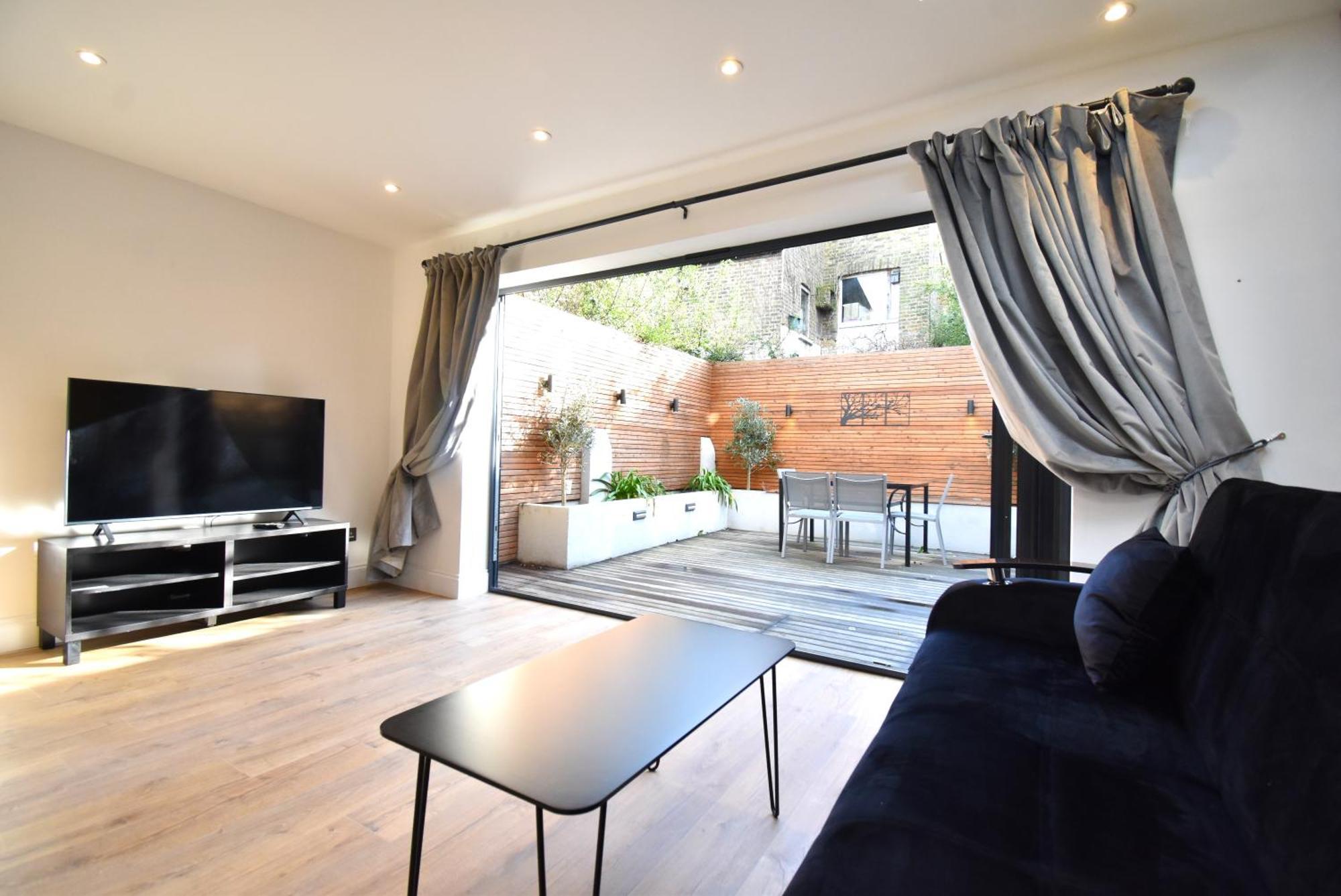 Stunning 2 Bed Apartment ลอนดอน ภายนอก รูปภาพ