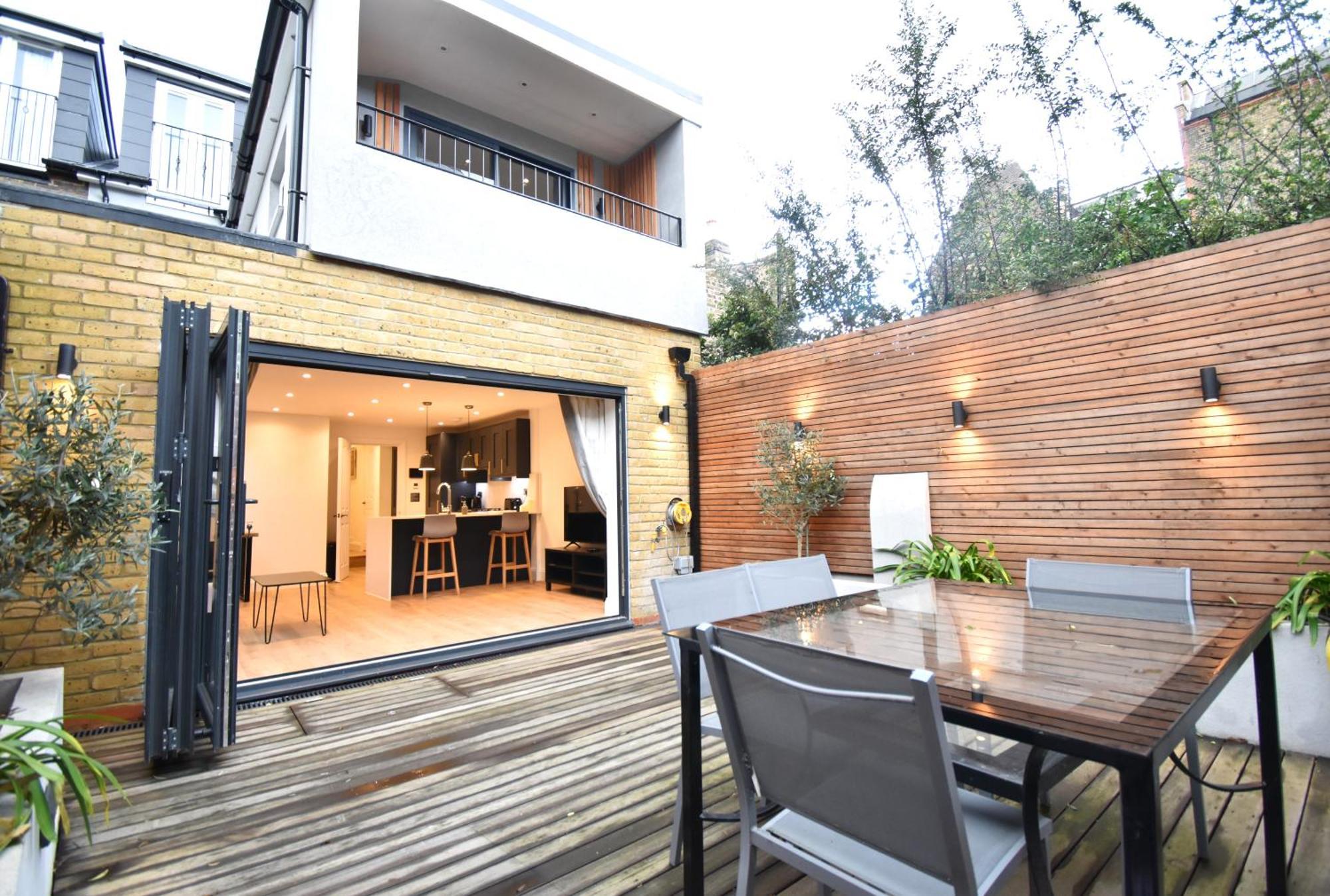 Stunning 2 Bed Apartment ลอนดอน ภายนอก รูปภาพ